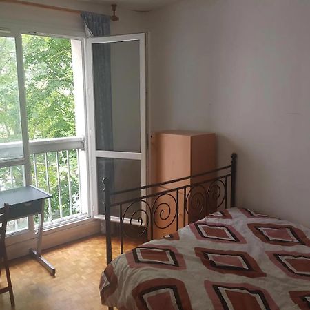 Une Chambre Privee Entre Paris Et Disneyland Noisy-le-Grand Kültér fotó